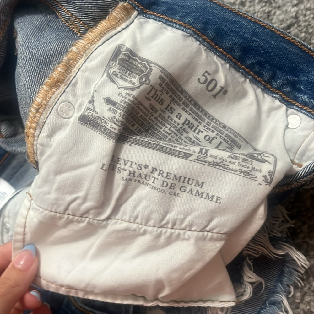 Levi 501 shorts never worn - Picture 3 of 4